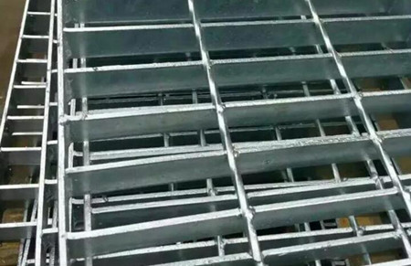 鍍鋅鋼格柵板生產(chǎn)廠(chǎng)家供應(yīng)鍍鋅鋼格板價(jià)格