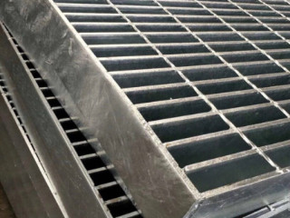 熱鍍鋅鋼格板平臺型號655/40/100鋼格板荷載標(biāo)準(zhǔn)